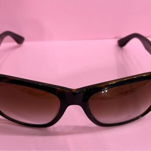 Ray-Ban Black and Brown Wayfarer Sunglasses